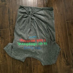 Shirt sleeve shirt with letters